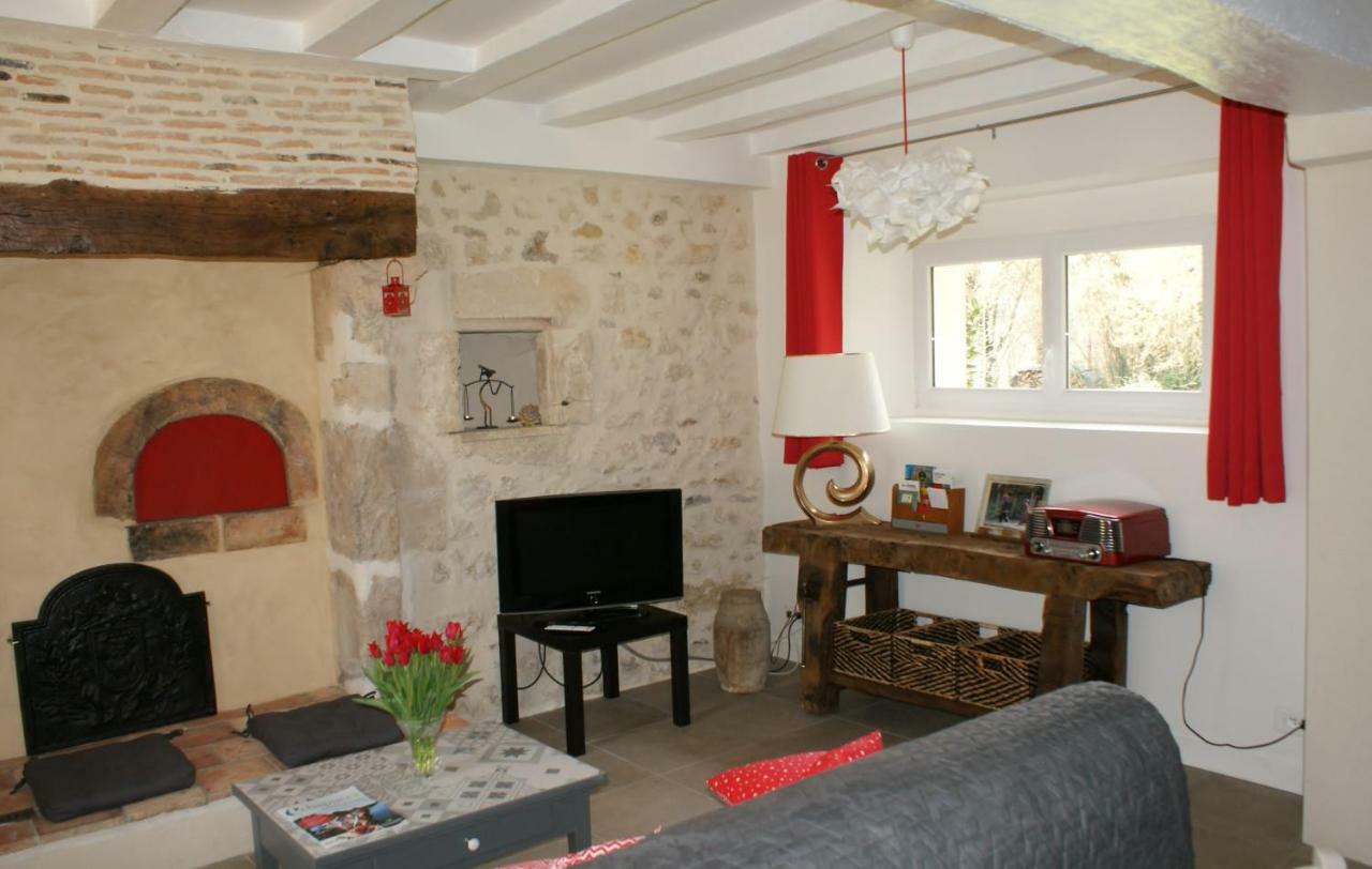 La Chaine Saint-Jean-du-Bois Buitenkant foto
